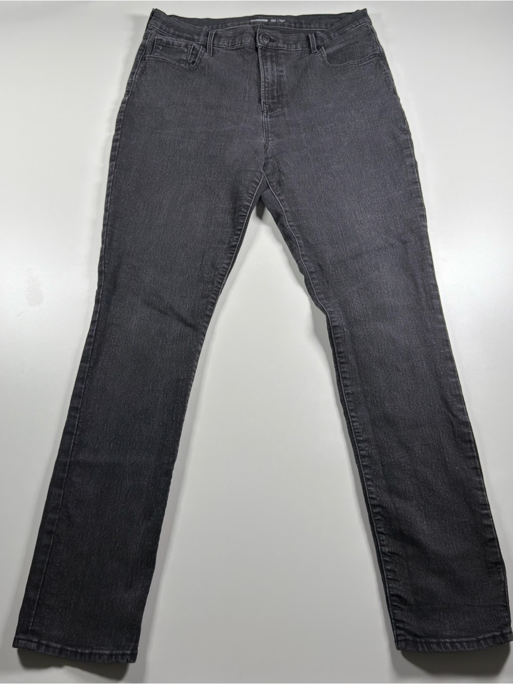 Old Navy Women's Curvy Straight Leg Jeans in Charcoal size 14